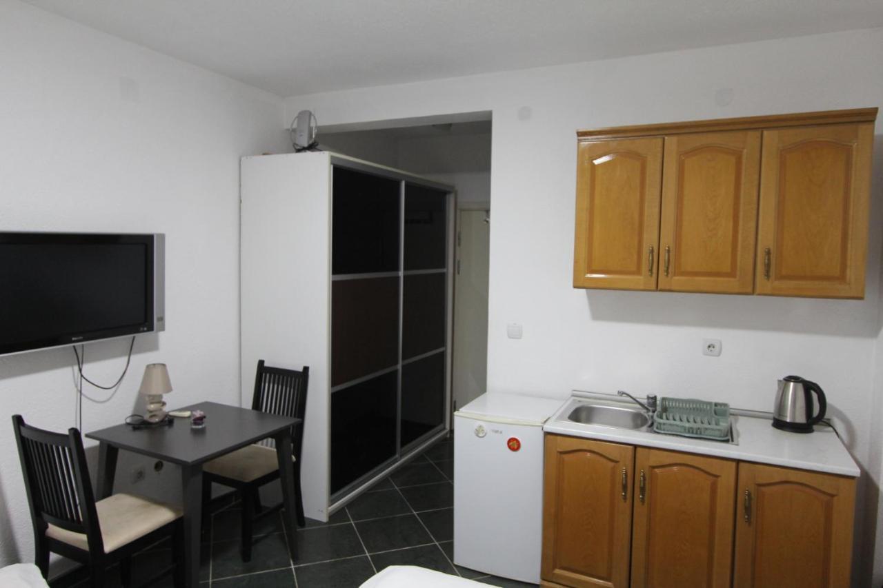 Villa Emeja - Bar - Montenegro Buitenkant foto