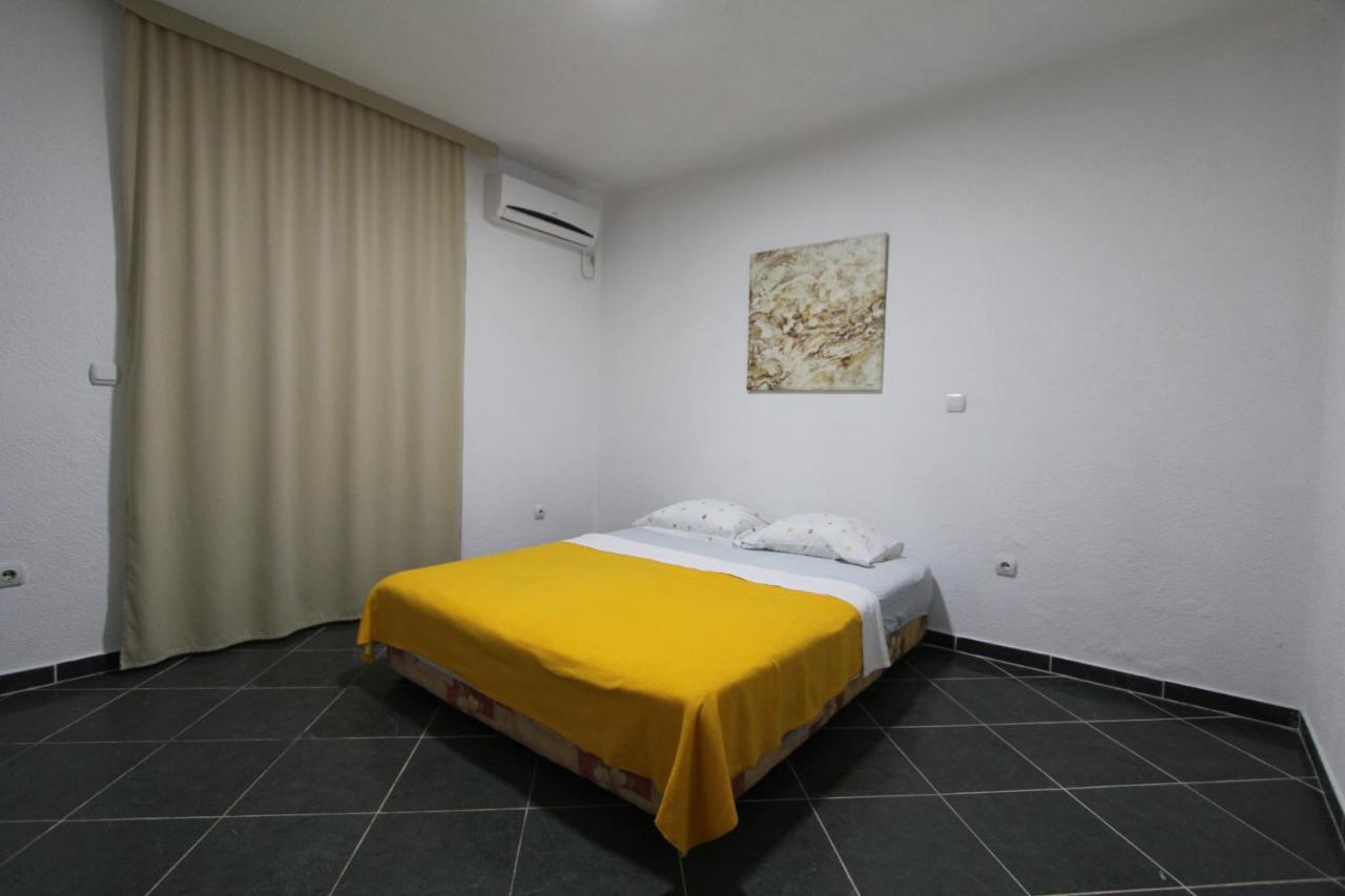 Villa Emeja - Bar - Montenegro Buitenkant foto