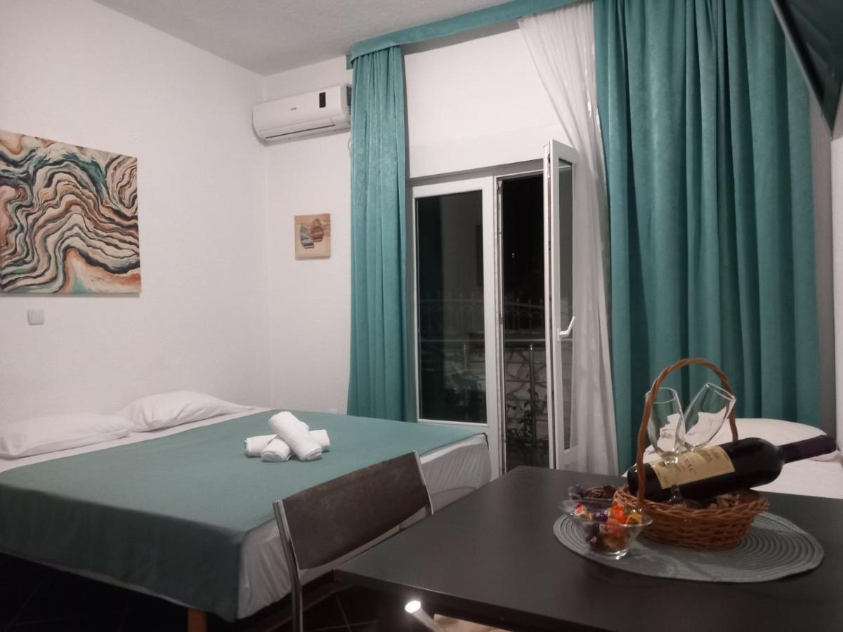 Villa Emeja - Bar - Montenegro Buitenkant foto