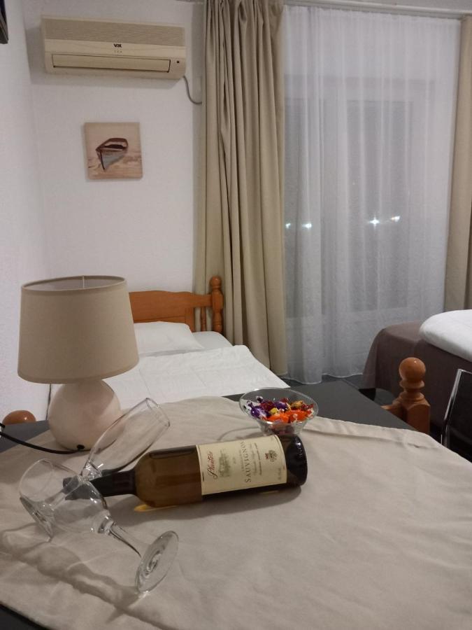 Villa Emeja - Bar - Montenegro Buitenkant foto