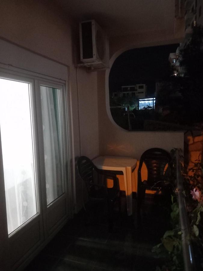 Villa Emeja - Bar - Montenegro Buitenkant foto