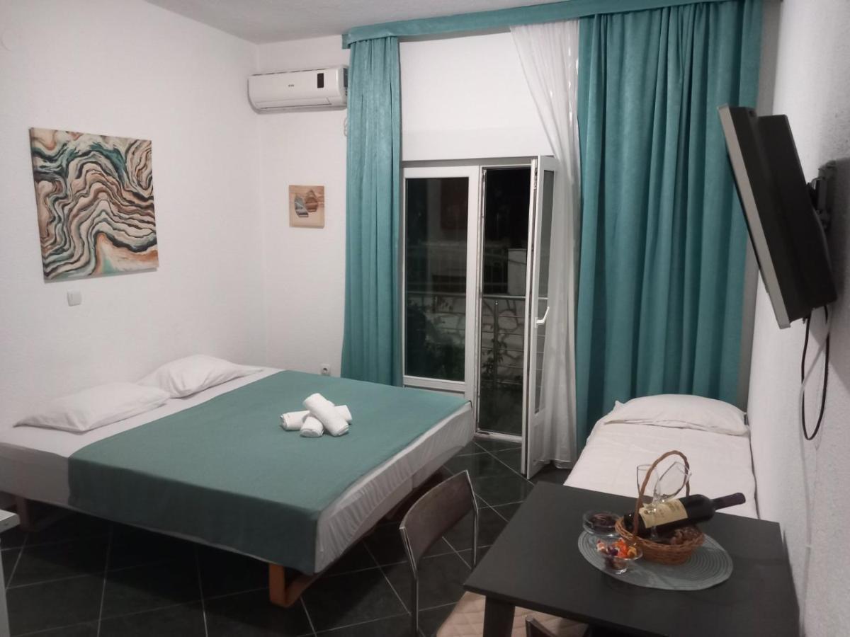Villa Emeja - Bar - Montenegro Buitenkant foto