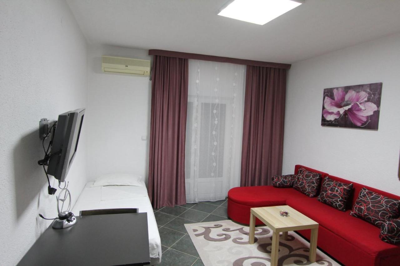Villa Emeja - Bar - Montenegro Buitenkant foto