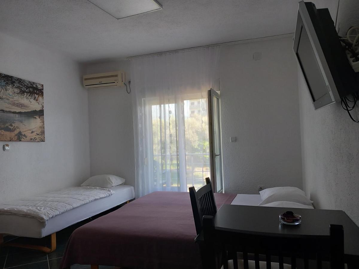 Villa Emeja - Bar - Montenegro Buitenkant foto